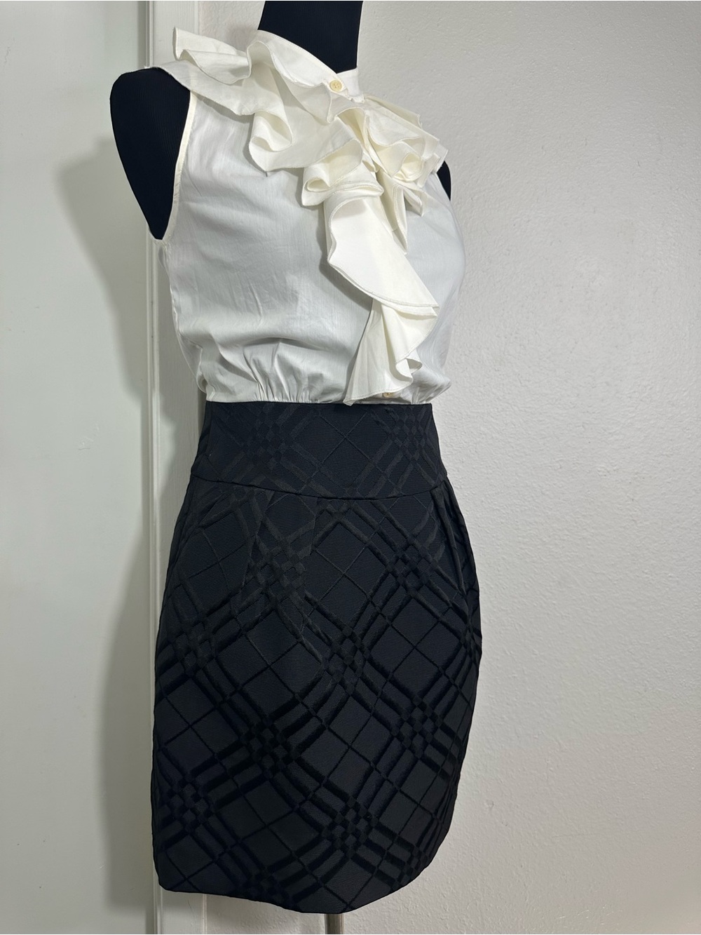 BCBGMaxAzria Black Textured Mini Skirt